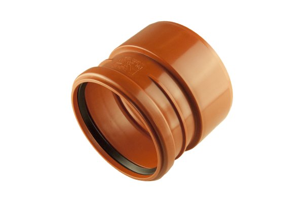 Połączenie kanalizacji zewnętrznej PVC-U - kamionka z uszczelkami do rury gładkiej i kamionkowej, oranż 110-136 Kaczmarek 0737201300